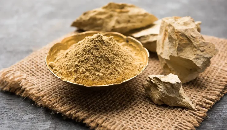 monsoon skincare for sensitive skin,sensitive skin care in rainy season,humidity skin care tips,monsoon breakouts,natural skincare monsoon,fungal infections skin,rainwater skin irritation,home remedies for sensitive skin,monsoon skin routine,skincare tips for rainy season,skin redness in monsoon,gentle skincare products,hydrating skin in monsoon