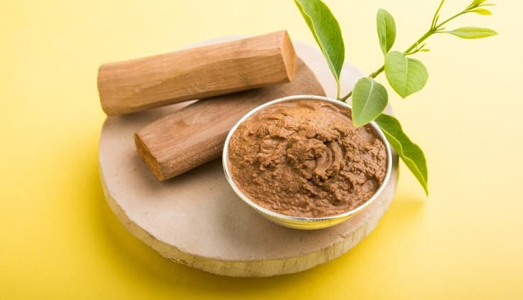 multani mitti,ways to use multani mitti,multani mitti to treat oily skin,oily skin tips,beauty tips,skin care tips,multani mitti face packs