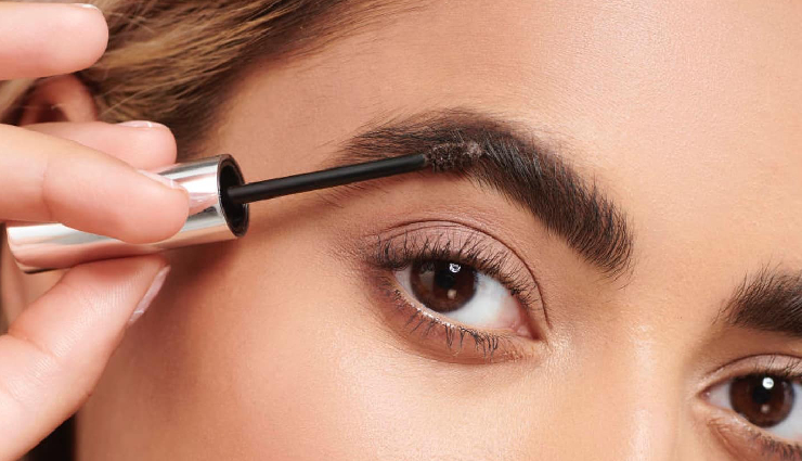 From Dull to Dynamic: Transform Your Eyebrows with Multi-Peptide Infused Tinted Gel