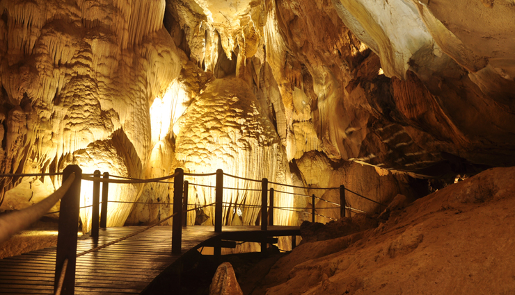 beautiful caves of the world,mammoth cave national park,the blue grotto in capri,mulu caves,tham nam lot,fingals cave,waitomo glowworm caves,skocjan caves,travel,travel guide,holidays