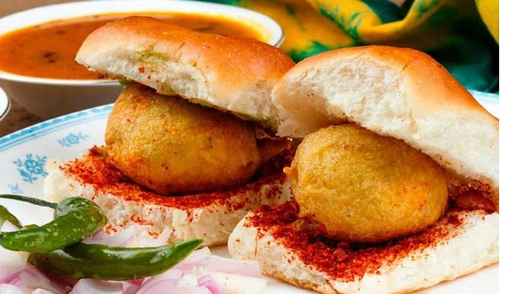 street foods of mumbai,mumbai,food to try in mumbai,vada pav,misal pav,pav bhaji,bhel puri and sev puri,batata vada,ragda pattice