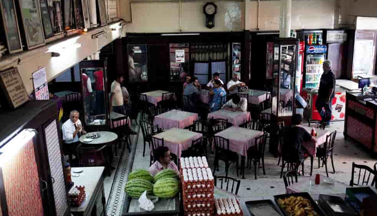 mumbai,places to visit in mumbai,things to experience in mumbai,breakfast at an irani cafe,colaba causeway market,chapel road,imagica,day on a yacht,sanjay gandhi national park