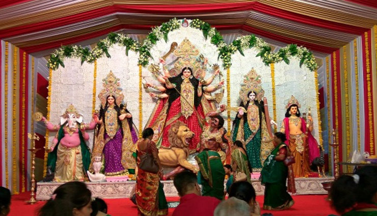 durga pooja,durga pooja famous places,aasam,banaras,mumbai,mysore