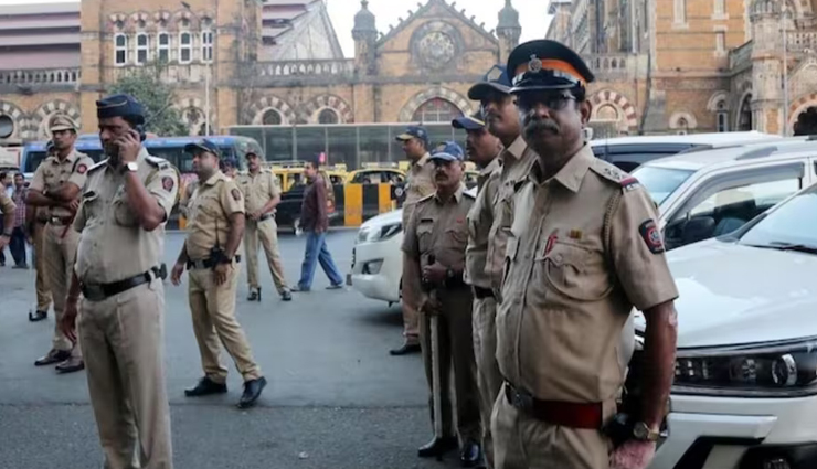 नए साल के जश्न के बीच मुंबई शहर में सिलसिलेवार बम धमाके की धमकी, अलर्ट पर पुलिस
