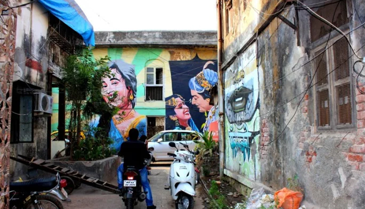 mumbai,places to visit in mumbai,things to experience in mumbai,breakfast at an irani cafe,colaba causeway market,chapel road,imagica,day on a yacht,sanjay gandhi national park