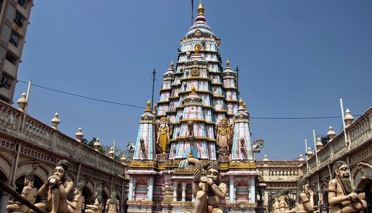 mumbai,places to visit in mumbai,elephanta caves,haji ali dargha,mumba devi temple,juhu beach,maharashtra nature park