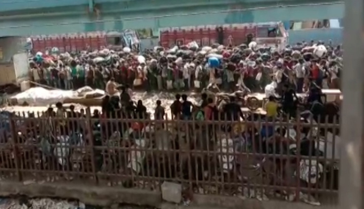 मुंबई / बांद्रा में एक बार फिर जमा हुई हजारों मजदूरों की भीड़, सोशल डिस्टेंसिंग की उड़ी धज्जियां