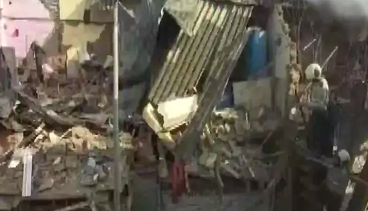 मुंबई में तीन मंजिला इमारत गिरी, 9 लोगों को बचाया गया; मुकेश अंबानी के घर का पता पूछ रहे दो संदिग्धों में से एक हिरासत में