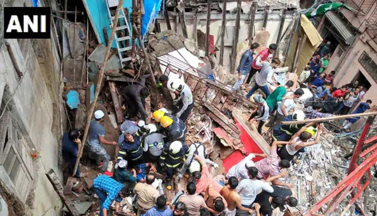 human chain,mumbai,building collapse,maharashtra news,mumbai news,monsoon,mumbai monsoon,news,news in hindi