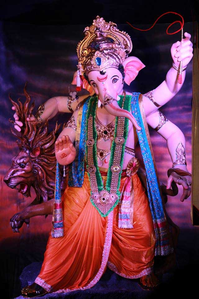 bal thackeray,ganesh chaturthi,ganesh pooja,mumbai cha raja