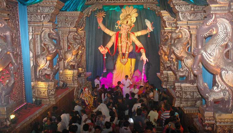 Ganesh Chaturthi 2018 : 'मुंबई चा राजा' गणेश गल्ली विसर्जन 2017, वीडियो 