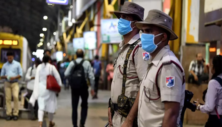 ओमिक्रॉन के डर से मुंबई में लगाए गए कड़े प्रतिबंध, पूरे शहर में 31 दिसंबर तक लगा दी गई है धारा 144 