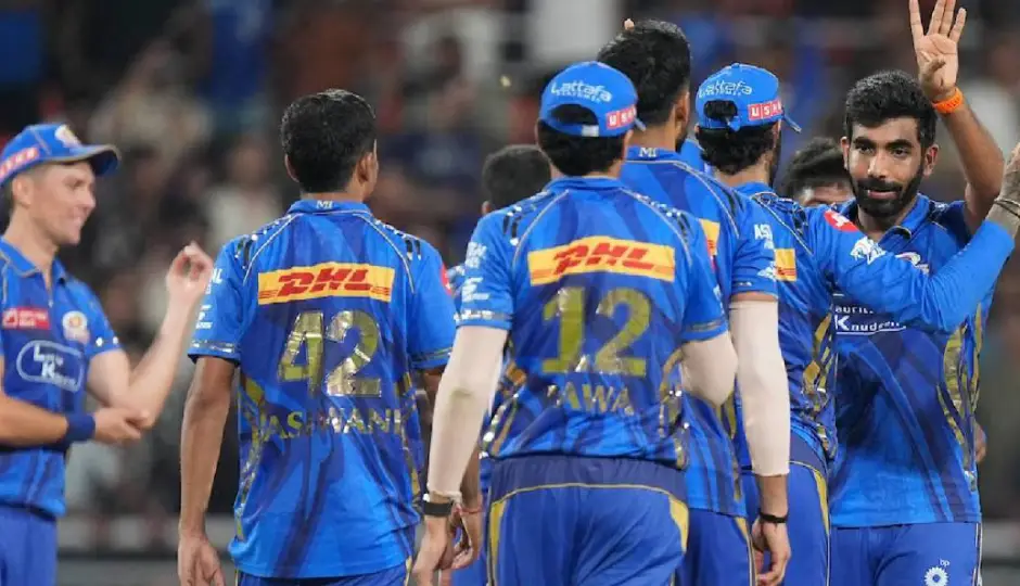 क्या IPL 2026 से मुंबई इंडियंस का सफर खत्म? या अब भी प्लेऑफ की उम्मीद जिंदा—समझें पूरे समीकरण