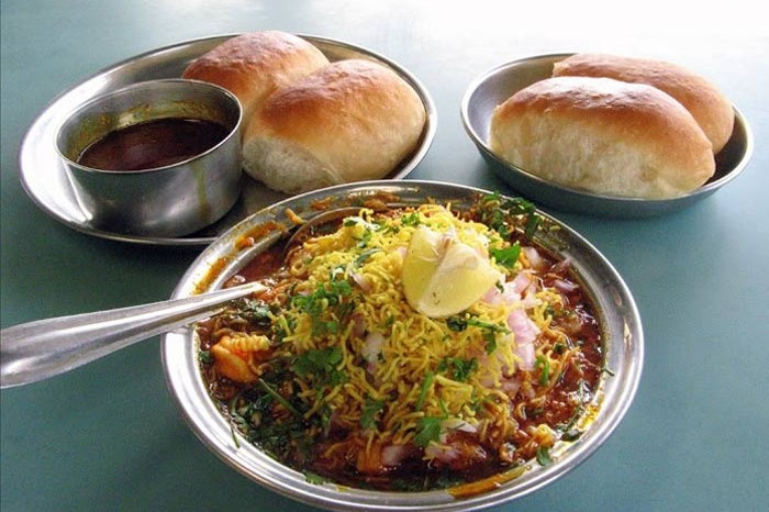 mumbai misal pav,recipe,mumbai cuisine recipe ,मुम्बईया मिसल पाव, मुम्बईया मिसल पाव रेसिपी, रेसिपी, मसालेदार रेसिपी, मुंबई रेसिपी, खाना-खजाना 