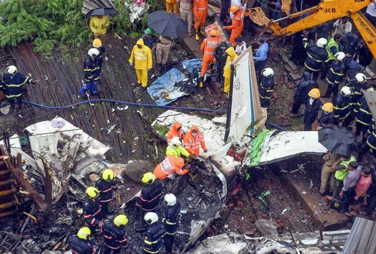 mumbai plane crash,charterted plane crash,plane crash in mumbai,aviation authority of india,aviation minister