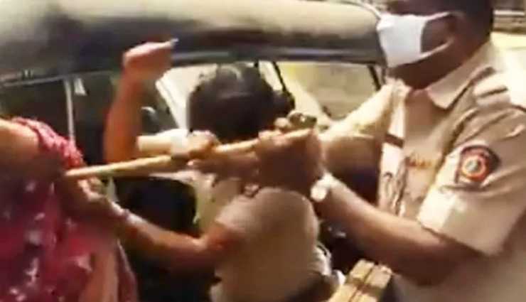 वायरल / सब्जी बेच रही महिला को रोकने गई पुलिस टीम पर हमला, देखे वीडियो