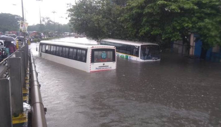 मुंबई में फिर भारी बारिश की चेतावनी, BMC ने लोगों से सतर्क रहने को कहा