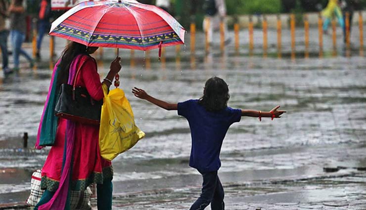 avoid visiting these places in monsoon,holidays,travel