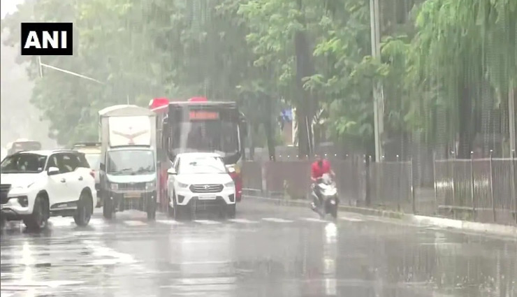  Mumbai Weather Update / IMD says city likely to receive light rainfall today