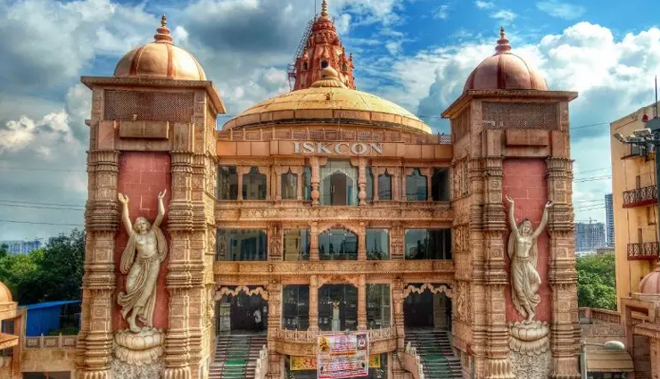 इन भव्य मंदिरों के लिए भी जानी जाती हैं सपनों की नगरी मुंबई, भक्तों का लगता है जमावड़ा mumbai famous temples,temples to visit in mumbai,sacred places in mumbai,mumbai religious landmarks,best temples in mumbai,mumbai spiritual destinations,holy places in mumbai,temples with historical significance in mumbai,famous mumbai temples for worship,mumbai revered temples,मुंबई के प्रसिद्ध मंदिर,मुंबई में दर्शनीय मंदिर,मुंबई के पवित्र स्थल,मुंबई के धार्मिक धरोहर,मुंबई के सर्वश्रेष्ठ मंदिर,मुंबई के आध्यात्मिक स्थल,मुंबई में पवित्र स्थान,मुंबई में ऐतिहासिक महत्त्व वाले मंदिर,पूजा के लिए प्रसिद्ध मुंबई के मंदिर,मुंबई के प्रसिद्ध मंदिरों के पूज्य स्थल