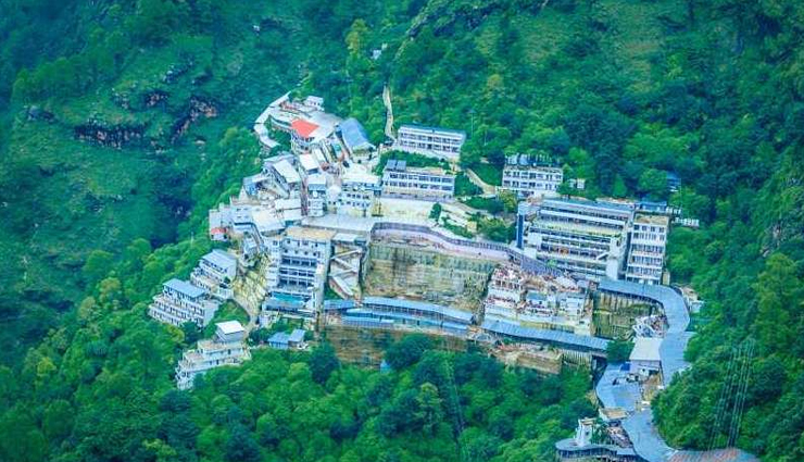 इन भव्य मंदिरों के लिए भी जानी जाती हैं सपनों की नगरी मुंबई, भक्तों का लगता है जमावड़ा mumbai famous temples,temples to visit in mumbai,sacred places in mumbai,mumbai religious landmarks,best temples in mumbai,mumbai spiritual destinations,holy places in mumbai,temples with historical significance in mumbai,famous mumbai temples for worship,mumbai revered temples,मुंबई के प्रसिद्ध मंदिर,मुंबई में दर्शनीय मंदिर,मुंबई के पवित्र स्थल,मुंबई के धार्मिक धरोहर,मुंबई के सर्वश्रेष्ठ मंदिर,मुंबई के आध्यात्मिक स्थल,मुंबई में पवित्र स्थान,मुंबई में ऐतिहासिक महत्त्व वाले मंदिर,पूजा के लिए प्रसिद्ध मुंबई के मंदिर,मुंबई के प्रसिद्ध मंदिरों के पूज्य स्थल