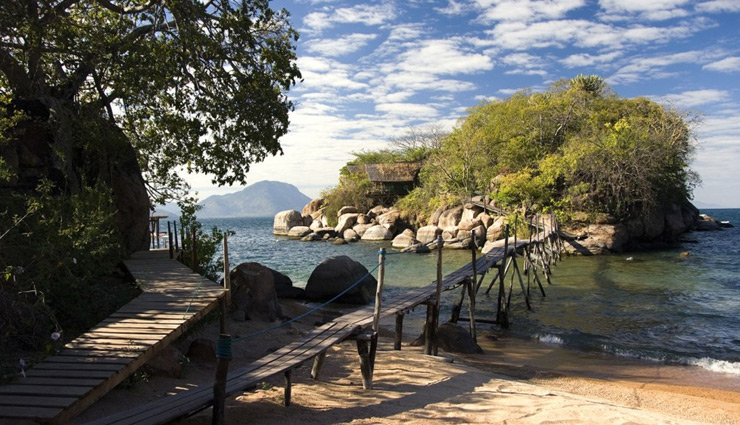 digital detox destinations,places for digital detox,bhutan travel,fiji travel,mumbo island,monte isola,northwest territories,iceland,mental health travel,unplug and relax