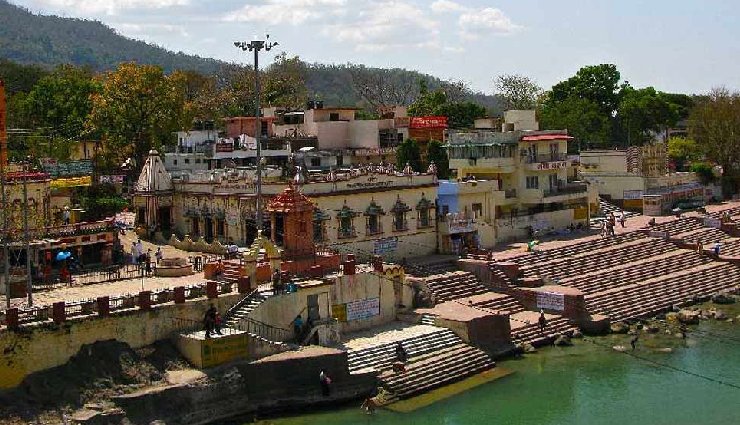 must visit places in rishikesh,top attractions in rishikesh,best spiritual places in rishikesh,adventure activities in rishikesh,rishikesh sightseeing spots,yoga and meditation in rishikesh,rishikesh temples to visit,adventure travel in rishikesh,best places for river rafting in rishikesh,rishikesh sacred sites and temples