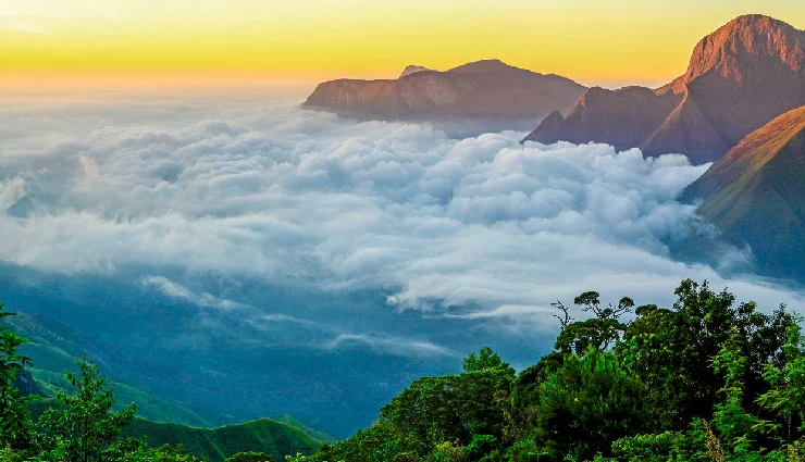 monsoon tourism south india,best monsoon destinations,kerala monsoon travel,karnataka rainy season places,tamil nadu hill stations,romantic monsoon getaways,lush green travel spots