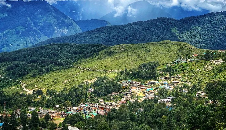 must visit places in uttarakhand,uttarakhand tourism,best places to visit in uttarakhand,auli skiing,chopta valley trekking,binsar wildlife,ranikhet winter getaway,munsiyari adventure,chamba scenic views,khirsu hiking,chaukori tea plantations,almora cultural significance,dhanaulti snowfall,nainital winter destination,rishikesh spiritual retreat,haridwar pilgrimage,jim corbett safari,kausani himalayan views