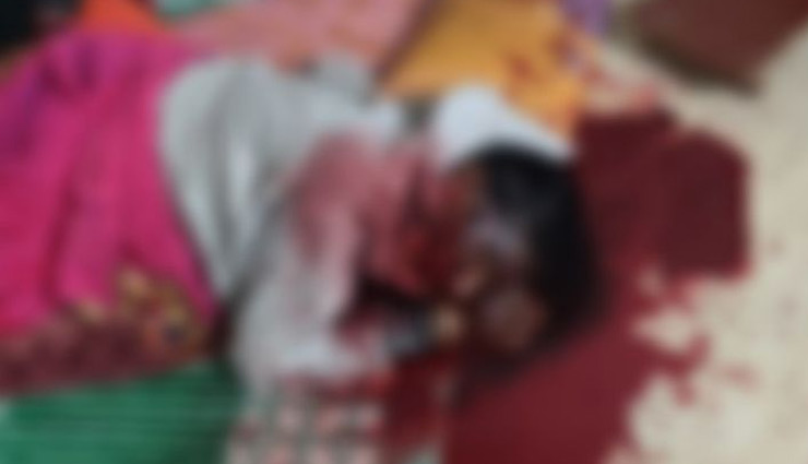 छत्तीसगढ़:  बेटी गायब हुई तो पिता को पड़ोसी पर हुआ शक, युवक की मां को कुल्हाड़ी से मारा