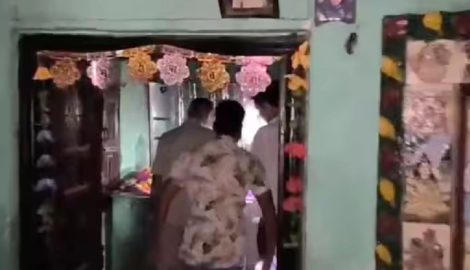 उत्तर प्रदेश: बुलंदशहर में 18 महीने के मासूम की निर्मम हत्या, पड़ोसी ने शव को रजाई में लपेटकर संदूक में छुपाया