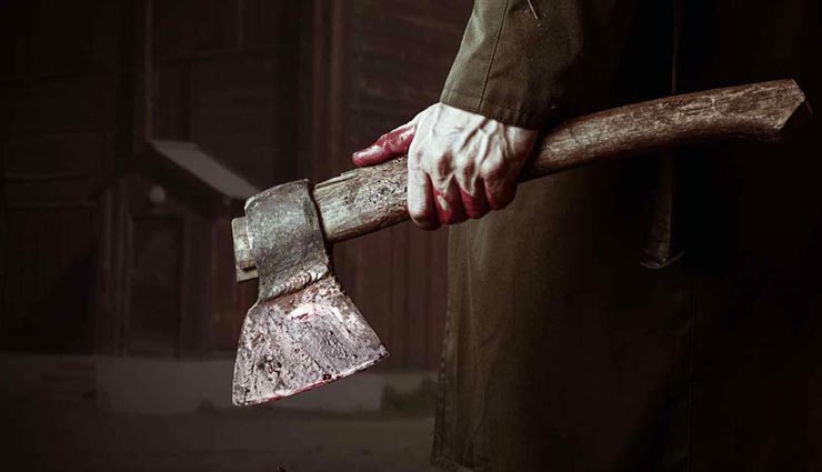 उत्तरप्रदेश : मामूली विवाद में पति ने कुल्हाड़ी से काटकर कर दी पत्नी की हत्या, आरोपी फरार