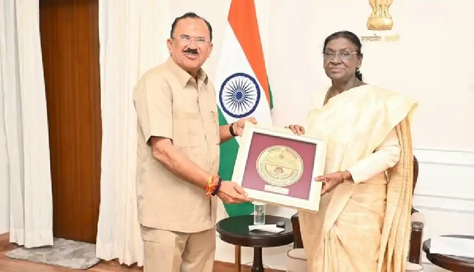 राष्ट्रपति द्रौपदी मुर्मु से मिले वासुदेव देवनानी, राजस्थान विधानसभा के अमृत महोत्सव में आने का दिया न्योता