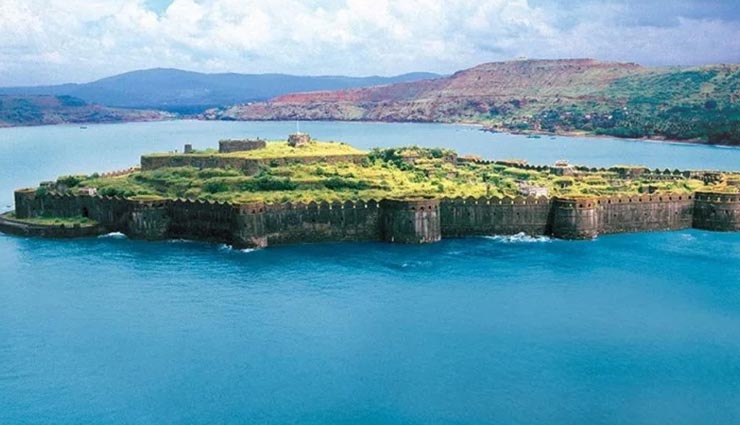 350 साल से रहस्य बना हुआ है भारत का यह किला, जानें इसकी अनोखी खासियत 