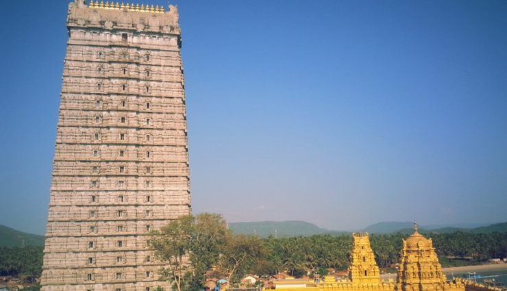 lord shiva temples south india,shiva temples in tamil nadu,brihadeeswarar temple thanjavur,meenakshi amman temple madurai,ramanathaswamy temple rameswaram,chidambaram nataraja temple,mallikarjuna temple srisailam,jyotirlinga shrines south india,shiva temples andhra pradesh,murudeshwar temple karnataka,dravidian architecture temples,unesco world heritage temples,hindu pilgrimage sites south india,spiritual significance shiva temples,mythological stories shiva temples,architectural marvels south india,cultural landmarks temples south india,historical temples lord shiva,religious tourism south india,devotion to lord shiva