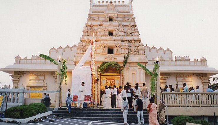 holidays,around the world,cambodia,angkor wat,get your passport to visit these 5 temples,temples in cambodia,pashupatinath temple,temples in nepal,temples in kathmandu,murugan temple,temples in sydney,tanah lot temple,temples in bali,temples in indonesia,sri rajakaliamman glass temple,temples in johor,temples around the world,temples to be visited