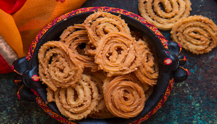 स्नैक्स में बनाए साउथ इंडियन मुरुक्कू, जब मन चाहें तब खाएं #Recipe murukku recipe,recipe,recipe in hindi,special recipe
