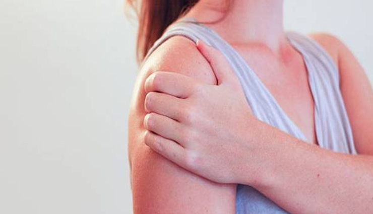 देर तक कुर्सी पर बैठकर काम करना पहुंचा सकता है अस्पताल के बेड पर, हो सकती हैं ये बीमारियां risks of prolonged sitting,health effects of sedentary work,sitting-related health problems,impact of extended sitting on health,dangers of sitting for long hours,sedentary lifestyle and health risks,sitting-induced diseases,consequences of prolonged sitting,sitting at work and health concerns,health hazards of prolonged sitting