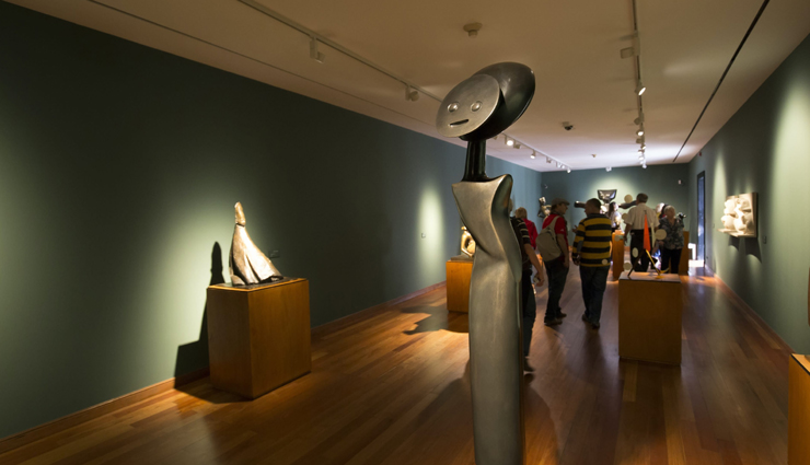 bogota,things you see in bogota,bogota travel,museo del oro,museo botero,cerro monserrate,bogota graffiti tour,andres carne de res,jardin botanico de bogota,la candelaria,travel,travel guide,travel tips