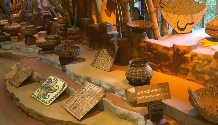 raja dinkar kelkar museum,tribal museum,national war museum,darshan museum,tilak museum,gandhi national memorial society,museums in pune,museums in pune,pune