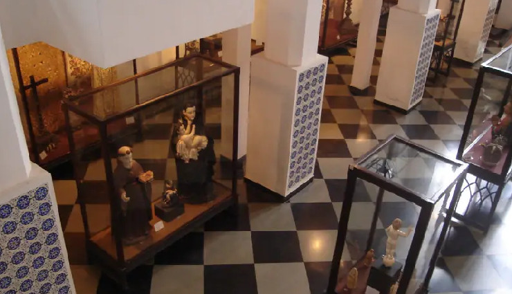 goa historical landmarks,basilica of bom jesus,fort aguada,st. augustine tower,sé cathedral,archaeological museum old goa,church of st. cajetan,reis magos fort,museum of christian art,chapora fort,goan heritage sites,goa travel guide,iconic landmarks goa