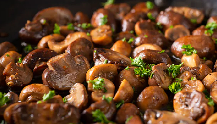 घर पर एक बार जरूर ट्राई करें मशरूम फ्राई, इसके आगे भूल जाएंगे होटल का भी स्वाद #Recipe