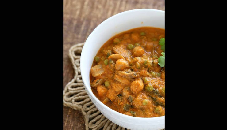 Recipe- Mushroom Green Peas Masala