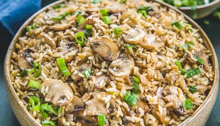 mushroom fried rice recipe,nutritious mushroom fried rice,delicious fried rice with mushrooms,healthy mushroom fried rice,easy mushroom fried rice recipe,quick and tasty mushroom fried rice,vegetarian mushroom fried rice,flavorful mushroom rice recipe,nutrient-rich fried rice with mushrooms,homemade mushroom fried rice