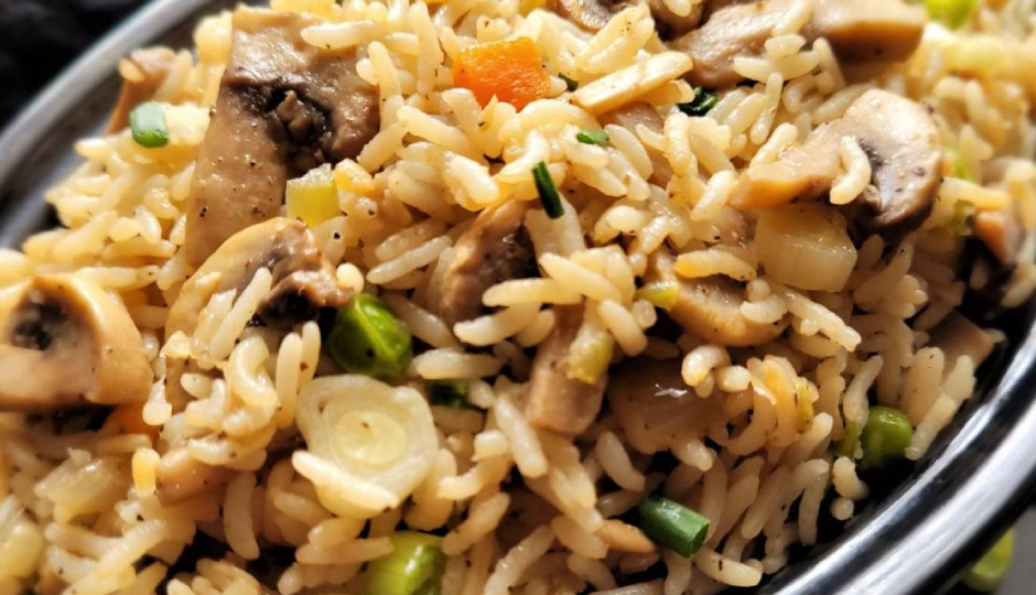 मशरूम राइस : कुछ स्पेशल बनाने का है प्लान तो जोड़ें इस टेस्टी और हेल्दी डिश से नाता #Recipe