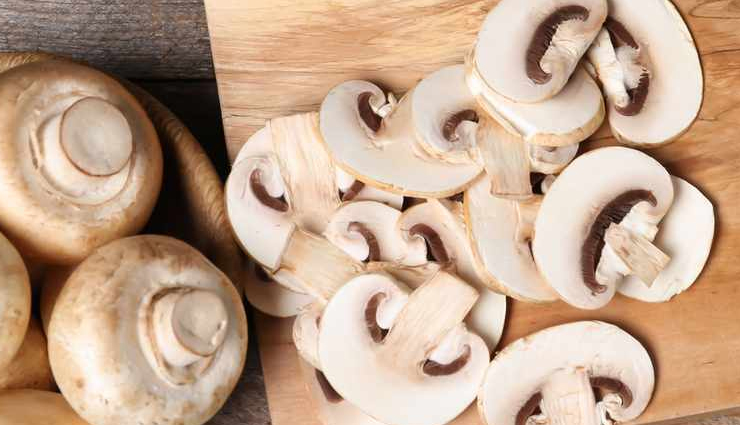 mushroom pepper fry recipe,mushroom pepper fry for kitty party,spicy mushroom pepper fry,easy mushroom pepper fry recipe,vegetarian party appetizer mushroom pepper fry,flavorful mushroom dish,pepper-flavored mushroom fry,step-by-step mushroom pepper fry guide,indian mushroom recipe,quick and delicious mushroom fry