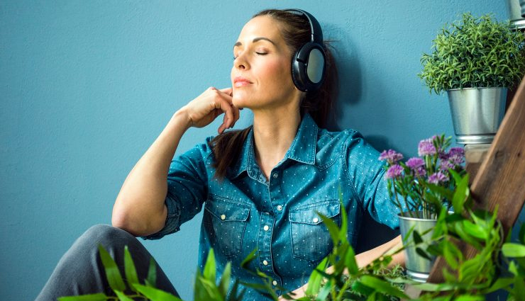 listening to music,health benefits of  listening to music,music health benefits,Health,Health tips