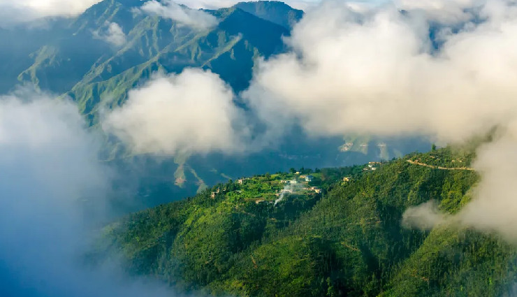 beautiful hill stations in uttarakhand,top places uttarakhand,uttarakhand tourism,mussoorie,nainital,ranikhet,chopta,binsar,almora,mukteshwar,pithoragarh,dhanaulti,hill station vacations,uttarakhand travel guide,adventure activities uttarakhand,best places in uttarakhand,things to do in uttarakhand