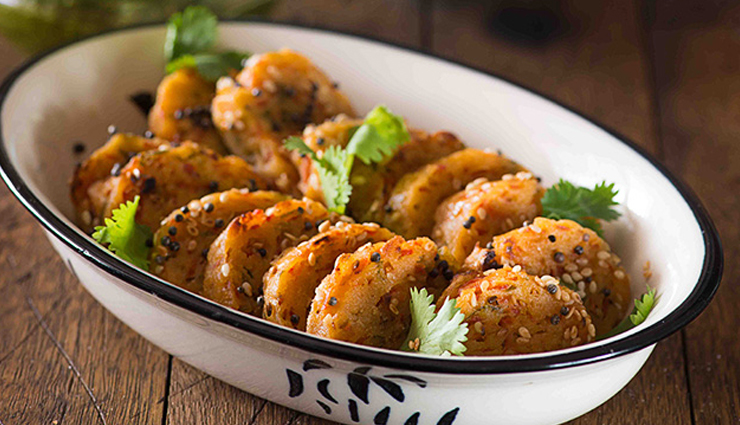 Recipe- Gujarati Style Gajar Nu Muthia