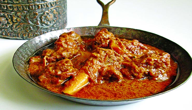 लॉकडाउन रेसिपी : राजस्थानी अंदाज में बनाए 'मटन कोरमा'